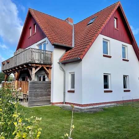 Ferienwohnungen Meerfarbig Zingst - Haustierfrei -Terrasse Mit Strandkorb Oder Balkon - E-Ladesaeule - Parkplatz - Wlan - Fahrradschuppen - Waschtrockner - Ruhig Und Zentral - Nichtraucher Exterior photo