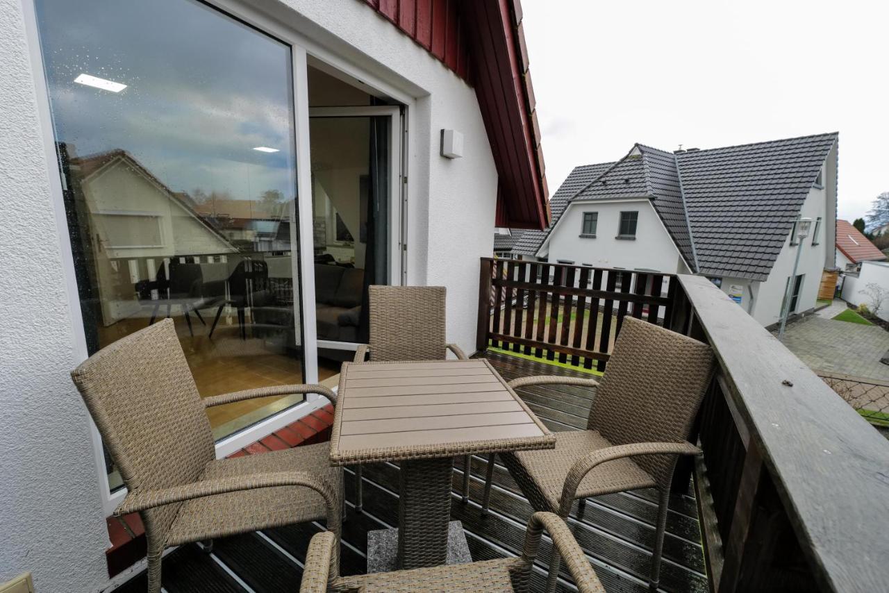 Ferienwohnungen Meerfarbig Zingst - Haustierfrei -Terrasse Mit Strandkorb Oder Balkon - E-Ladesaeule - Parkplatz - Wlan - Fahrradschuppen - Waschtrockner - Ruhig Und Zentral - Nichtraucher Exterior photo