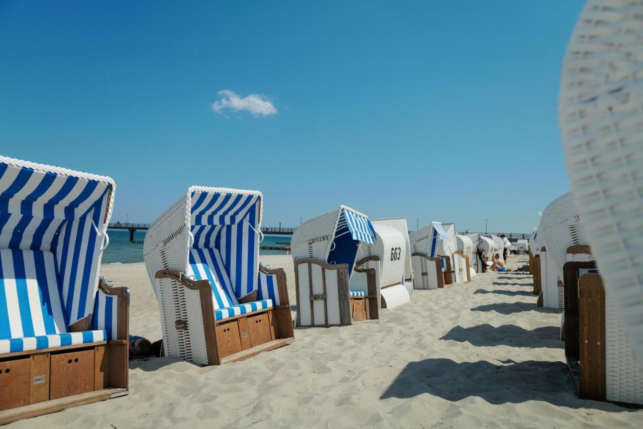Ferienwohnungen Meerfarbig Zingst - Haustierfrei -Terrasse Mit Strandkorb Oder Balkon - E-Ladesaeule - Parkplatz - Wlan - Fahrradschuppen - Waschtrockner - Ruhig Und Zentral - Nichtraucher Exterior photo