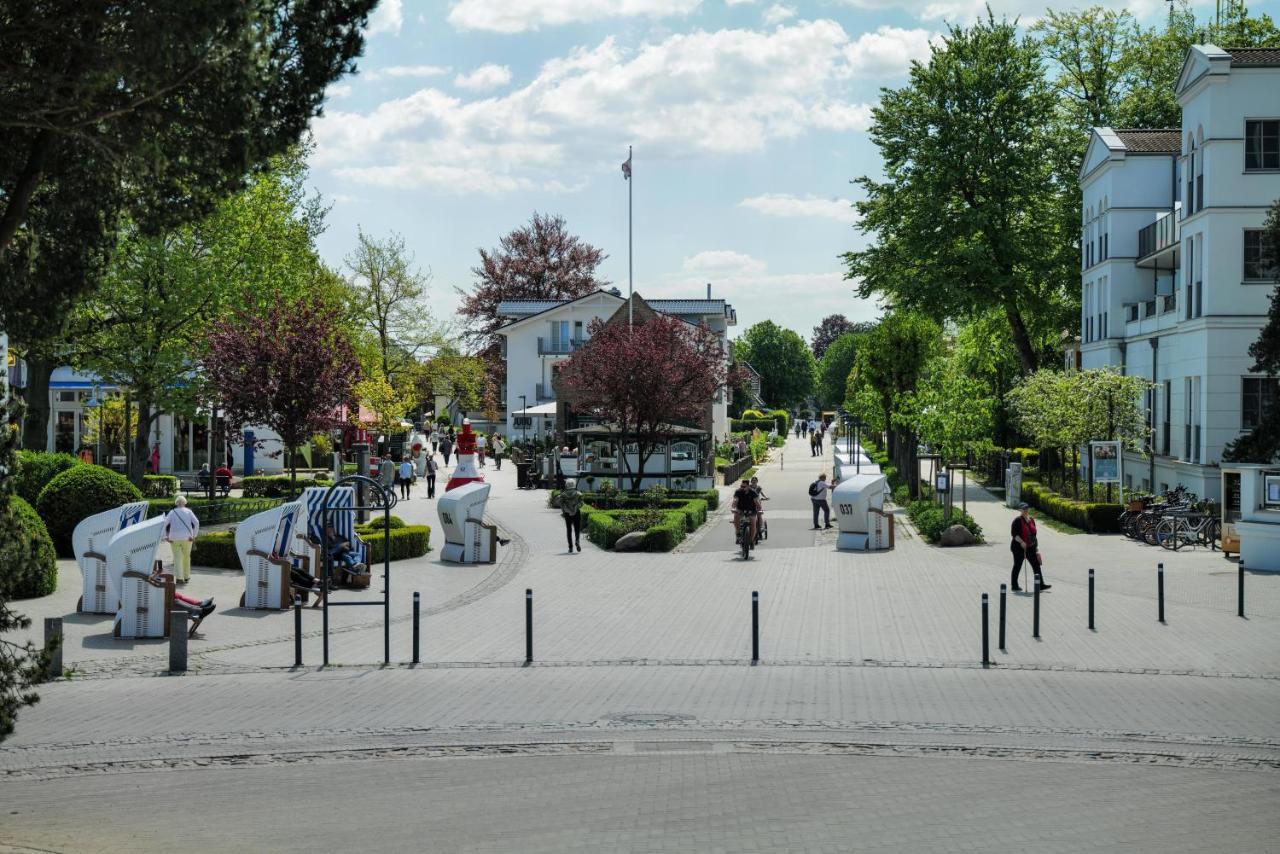 Ferienwohnungen Meerfarbig Zingst - Haustierfrei -Terrasse Mit Strandkorb Oder Balkon - E-Ladesaeule - Parkplatz - Wlan - Fahrradschuppen - Waschtrockner - Ruhig Und Zentral - Nichtraucher Exterior photo